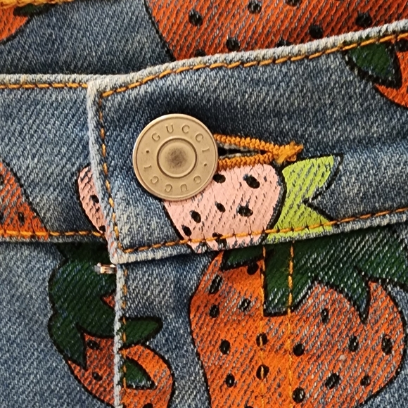 NWT Authentic Gucci Jeans w/ Strawberry Print - Picture 7 of 12